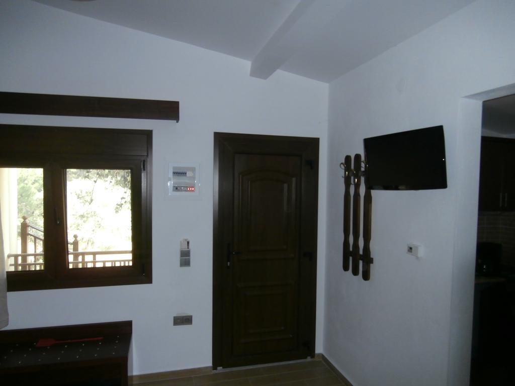 Villa Barouti Kinira Quarto foto