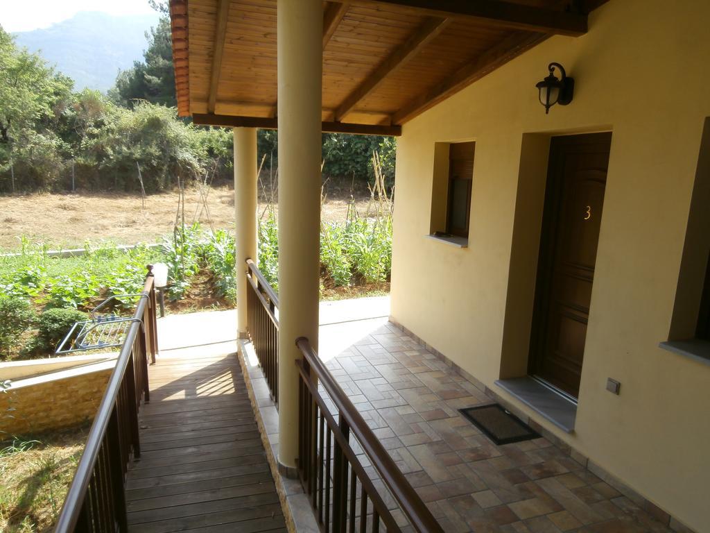 Villa Barouti Kinira Quarto foto