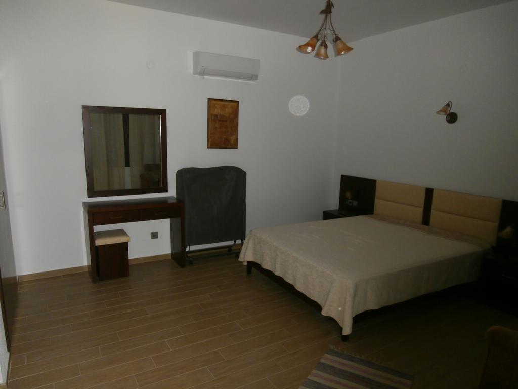 Villa Barouti Kinira Quarto foto