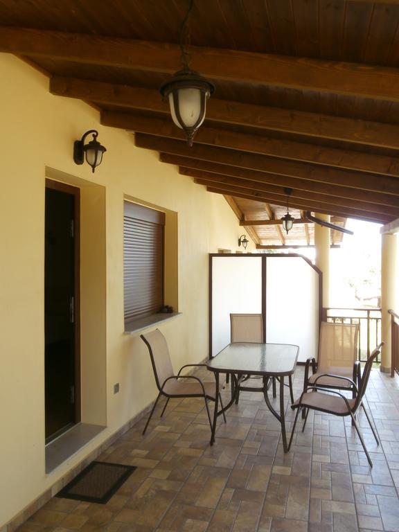 Villa Barouti Kinira Quarto foto